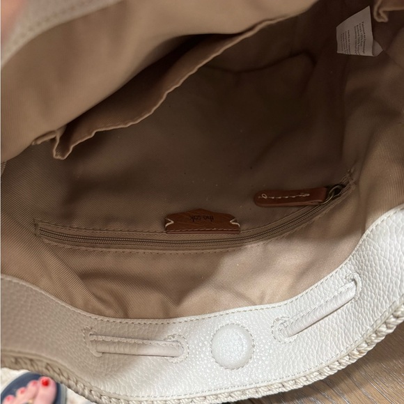 Sak Cream Pebble Leather Purse - Picture 8 of 11